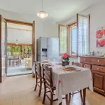 3 Bedroom Beautiful In Testana