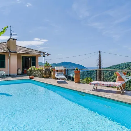 Awesome In With Outdoor Swimming Pool, Wifi And 3 Bedrooms Дом отдыха Testana