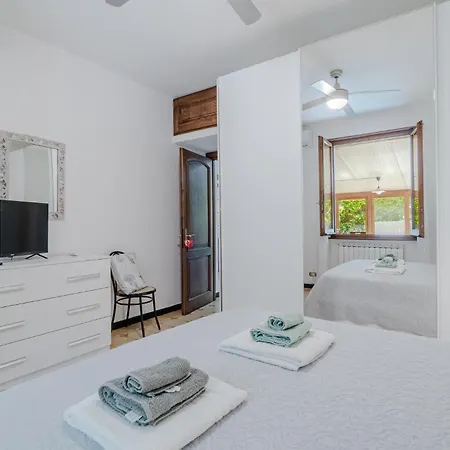 Casa vacanze 3 Bedroom Beautiful In Testana