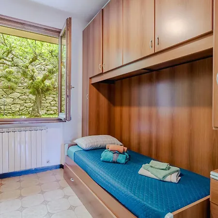 Awesome In With Outdoor Swimming Pool, Wifi And 3 Bedrooms Дом отдыха