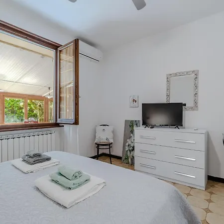 3 Bedroom Beautiful In Casa vacanze *