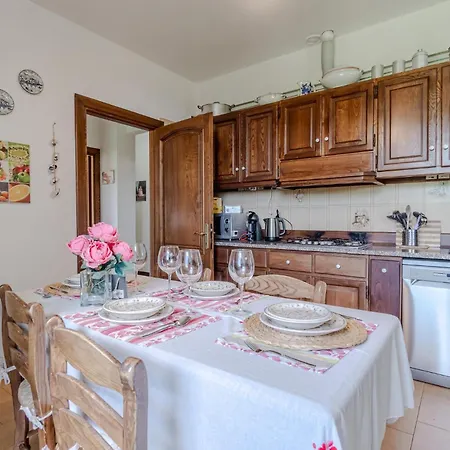 Awesome In With Outdoor Swimming Pool, Wifi And 3 Bedrooms Testana