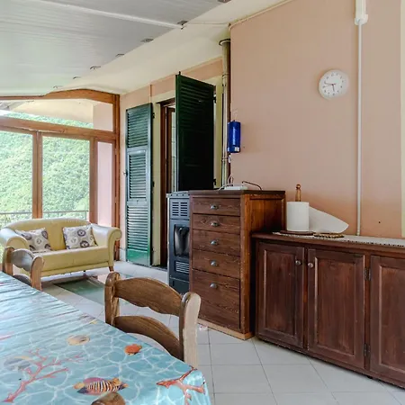3 Bedroom Beautiful In Casa vacanze