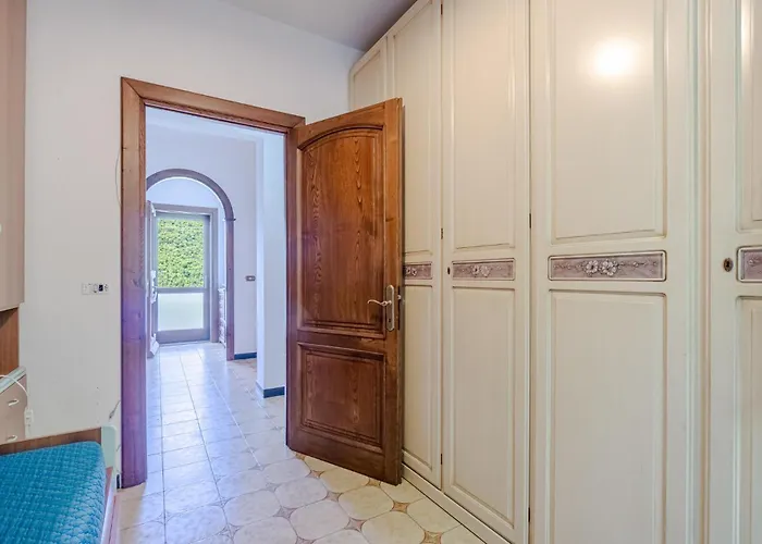 3 Bedroom Beautiful In * Testana