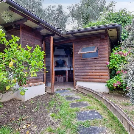 Awesome In With Outdoor Swimming Pool, Wifi And 3 Bedrooms بيت للعطل *