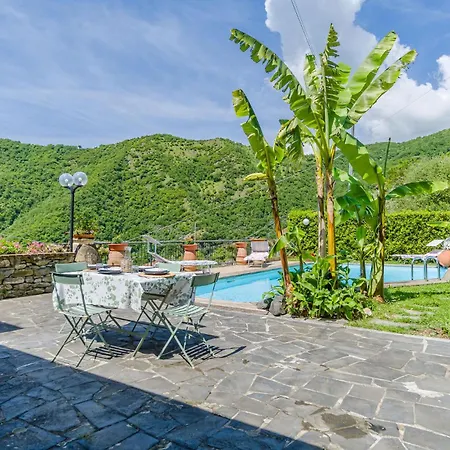Awesome In With Outdoor Swimming Pool, Wifi And 3 Bedrooms *